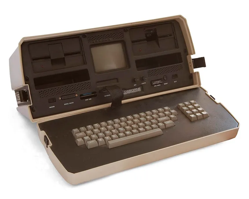 A picture of the Osborne 1, also produced in 1981 came equipped with a 4MHZ processor, 64 kilobytes of ram and used floppy disks.